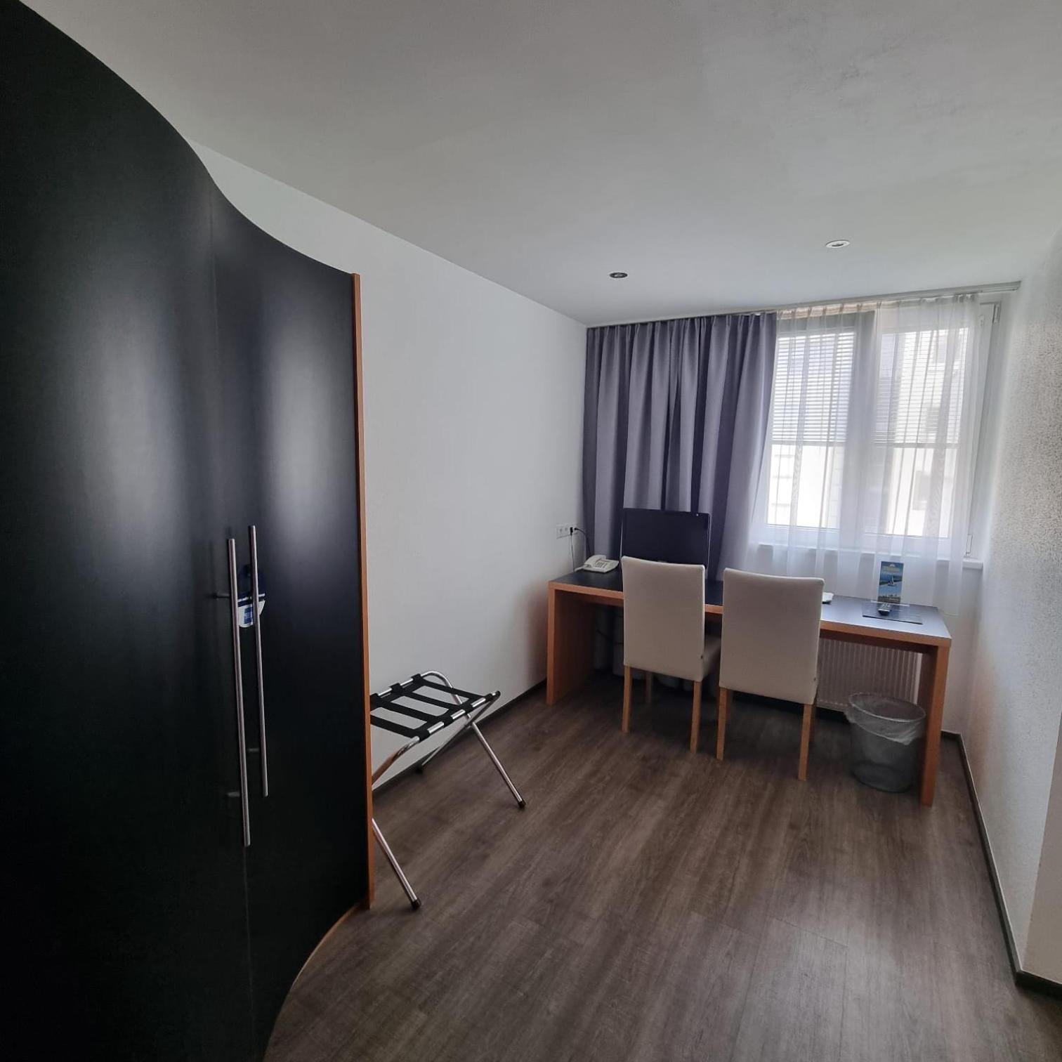 Hotel Central Брегенц Экстерьер фото